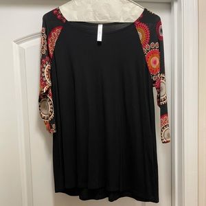 NWOT- dressy raglan size medium